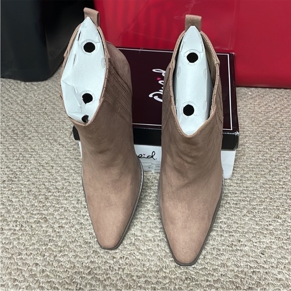 Qupid size 10 dusty rose pull on western ankle boots - Picture 3 of 6